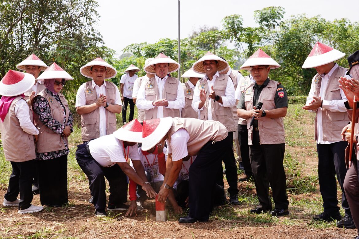 Menteri Nusron Saksikan Pencanangan GEMAPATAS Serentak di 23 Kabupaten/Kota