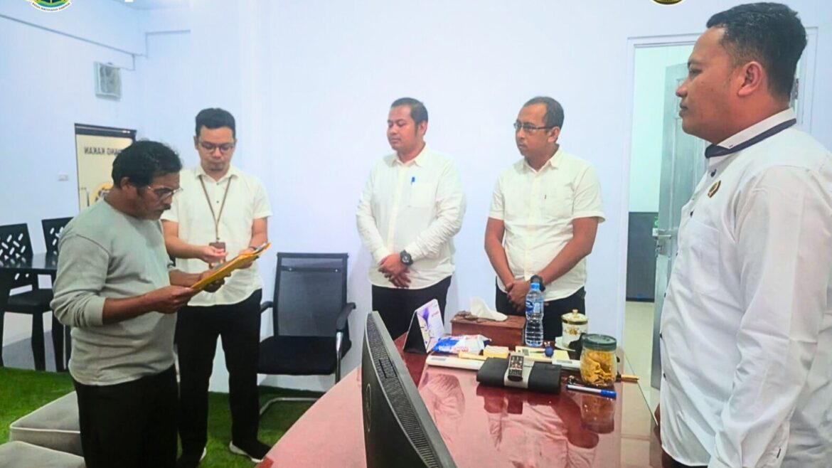 Kantor Pertanahan Kabupaten Melawi telah melaksanakan pengambilan sumpah bagi pemohon sertipikat pengganti karena hilang