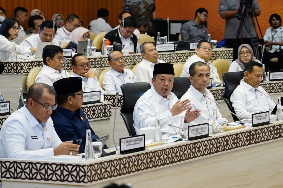 Bahas Penyelesaian Permasalahan Tanah dalam Kawasan Hutan Bersama Tim Pansus DPR RI, Menteri Nusron: Tak Terlepas dari Reforma Agraria